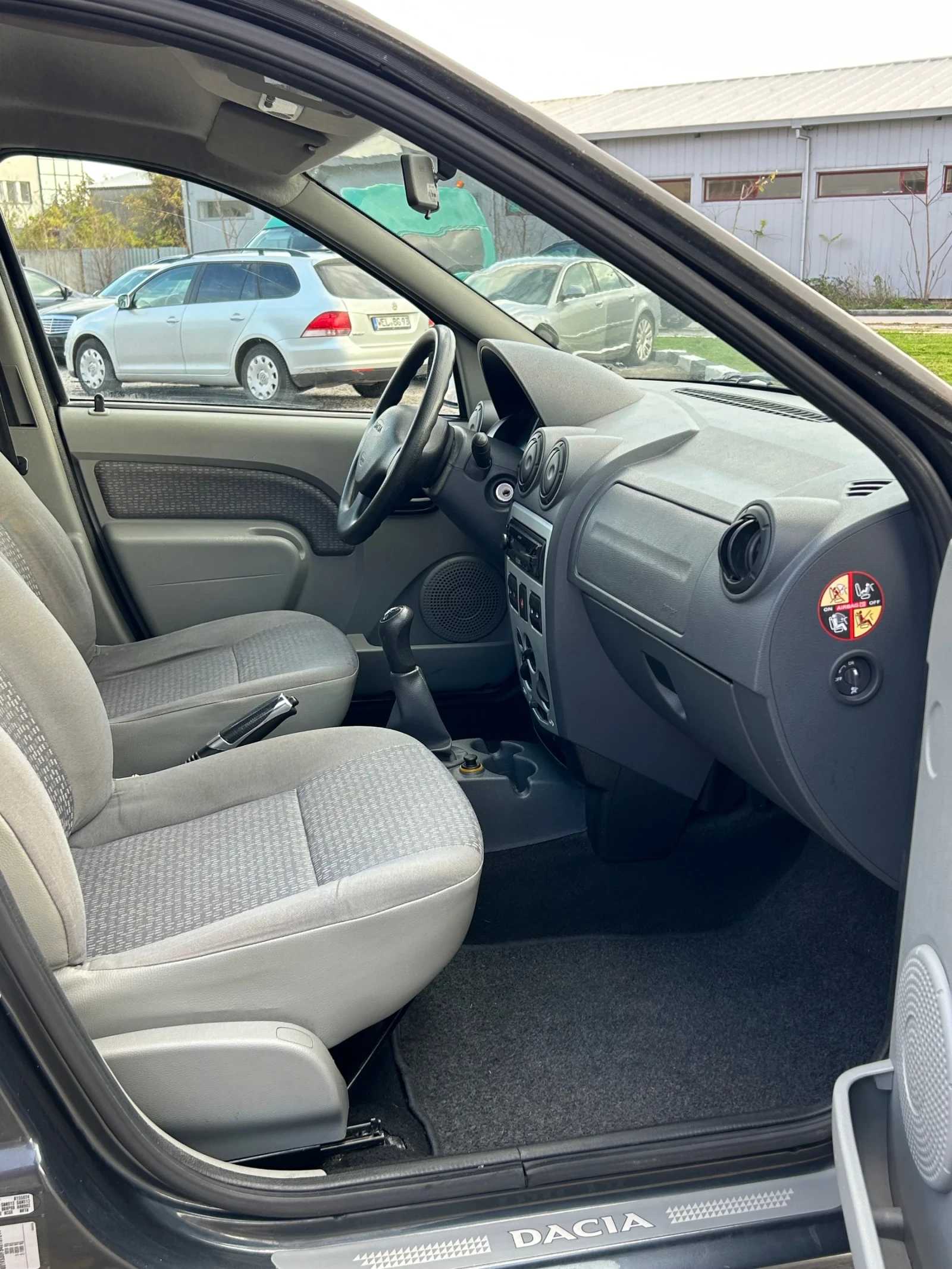 Dacia Logan 1.6 MPI      7  | Mobile.bg   11