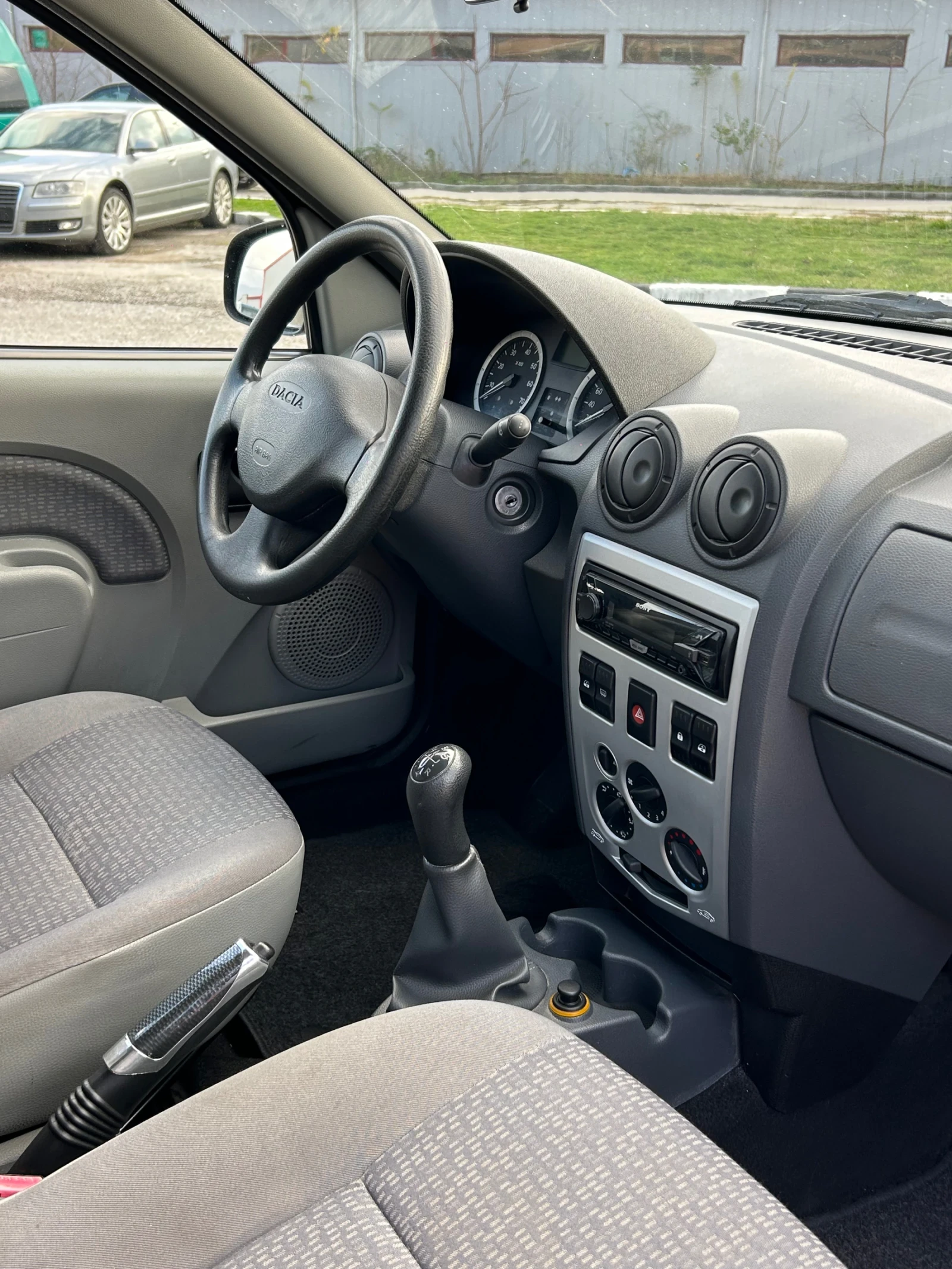 Dacia Logan 1.6 MPI      7  | Mobile.bg   12