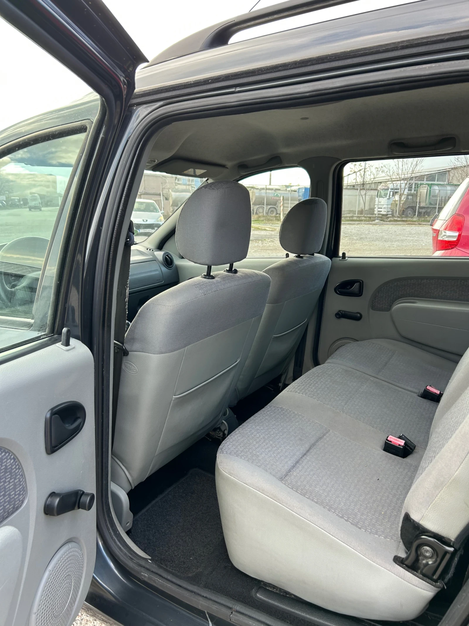 Dacia Logan 1.6 MPI      7  | Mobile.bg   17