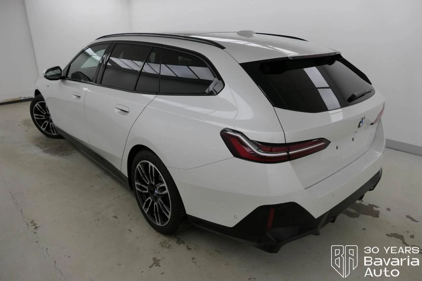 BMW 520 i Touring M Sport Paket Steptronic - изображение 2