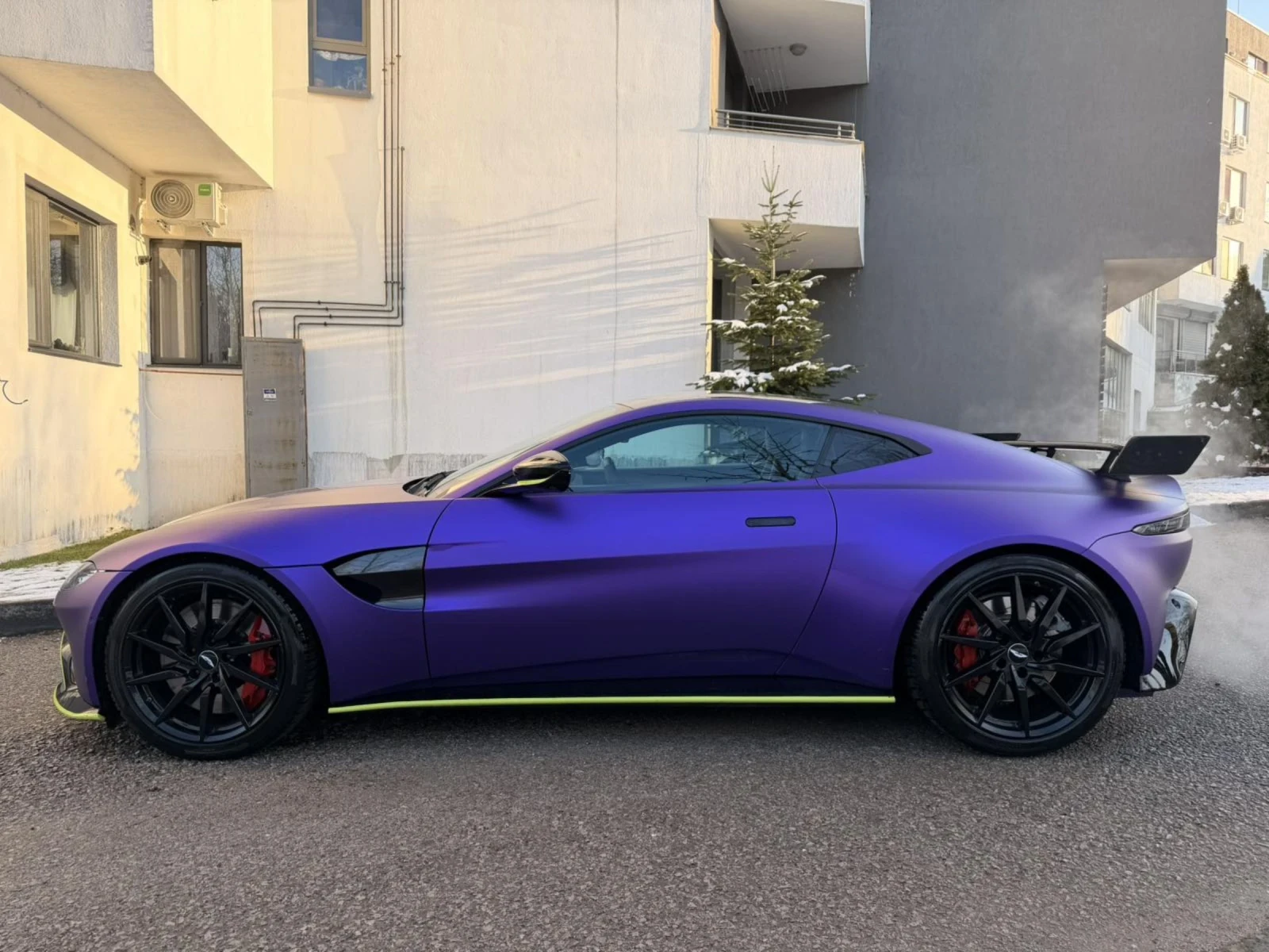 Aston Martin V8 Vantage F1 EDITION  - изображение 4