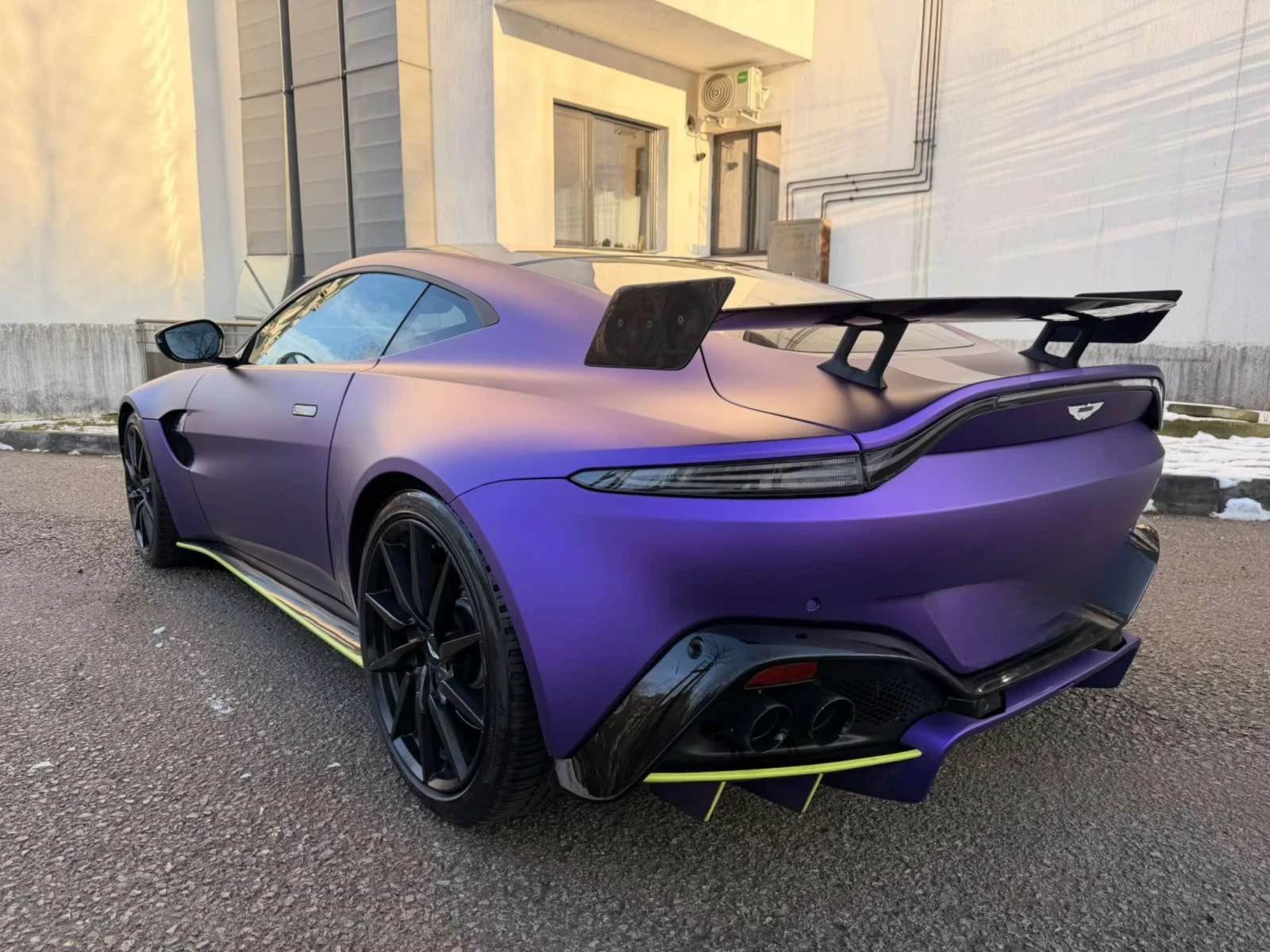 Aston Martin V8 Vantage F1 EDITION  - изображение 5