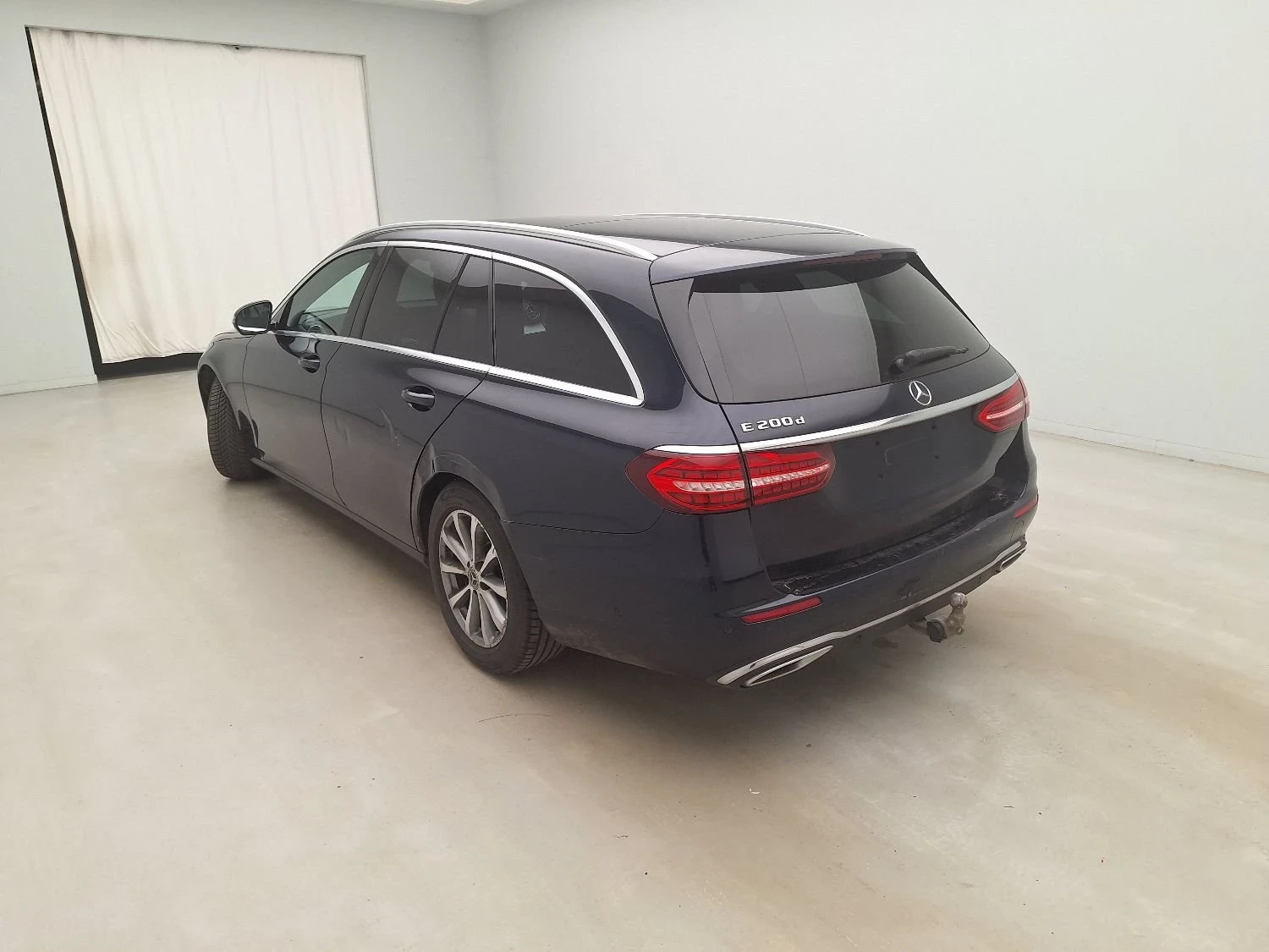 Mercedes-Benz E 200 2.0d Реални КМ, снимка 4 - Автомобили и джипове - 53773626