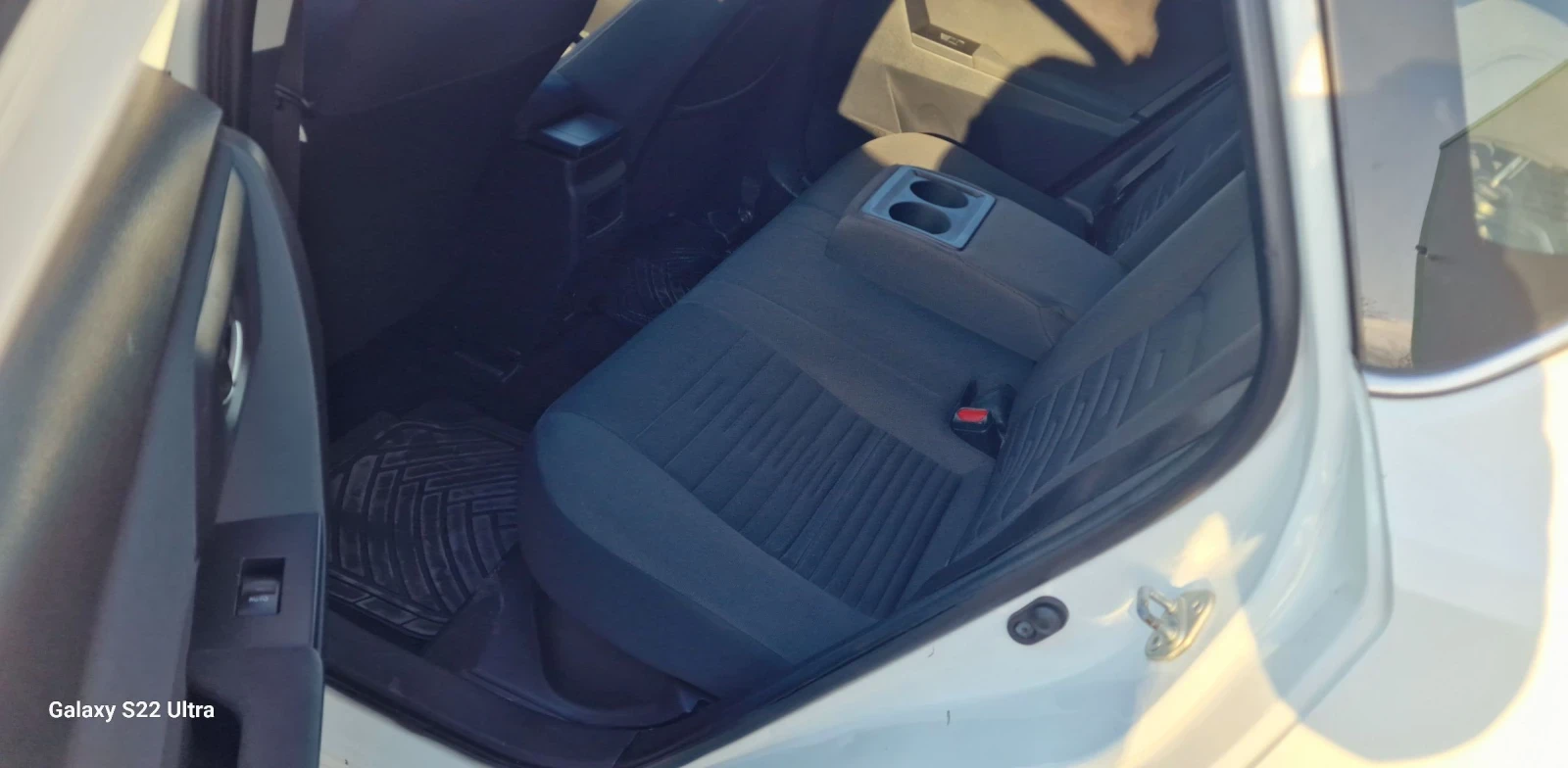 Toyota Auris 1.8 Hybrid , снимка 8 - Автомобили и джипове - 53867655