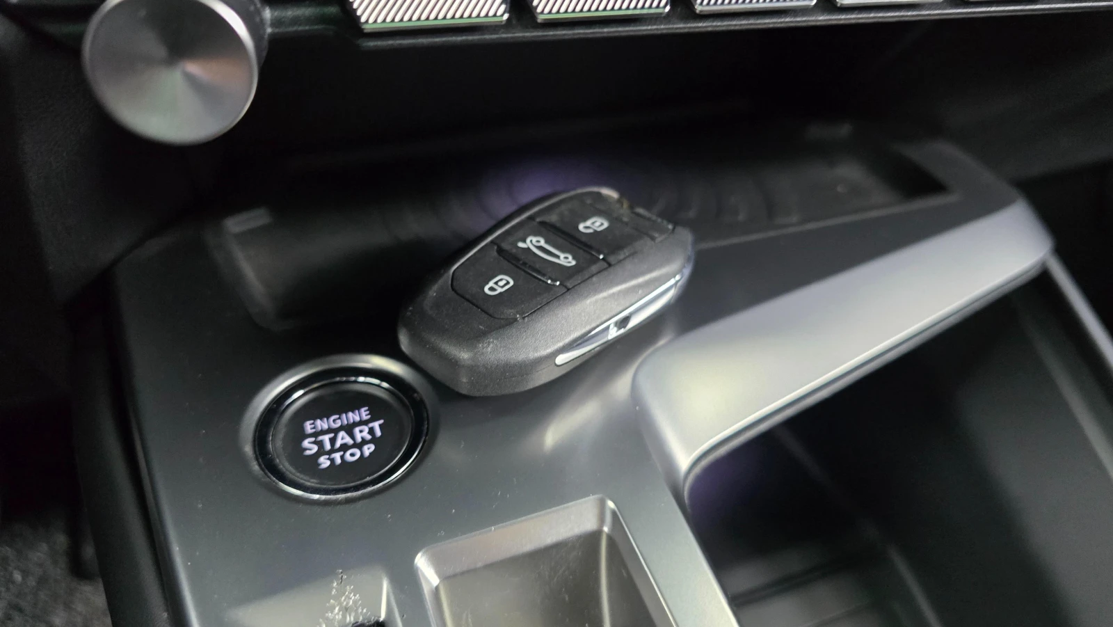 Peugeot 308 GT LINE* DIGITAL* КАМЕРА* ПАНОРАМА* , снимка 8 - Автомобили и джипове - 54042986