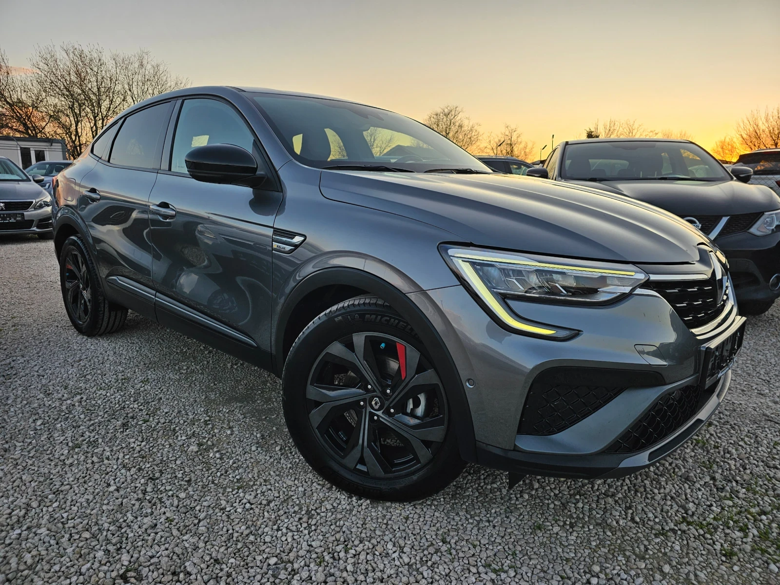Renault Arkana 1.6i-Hybrid, RS-Line, снимка 3 - Автомобили и джипове - 54141477
