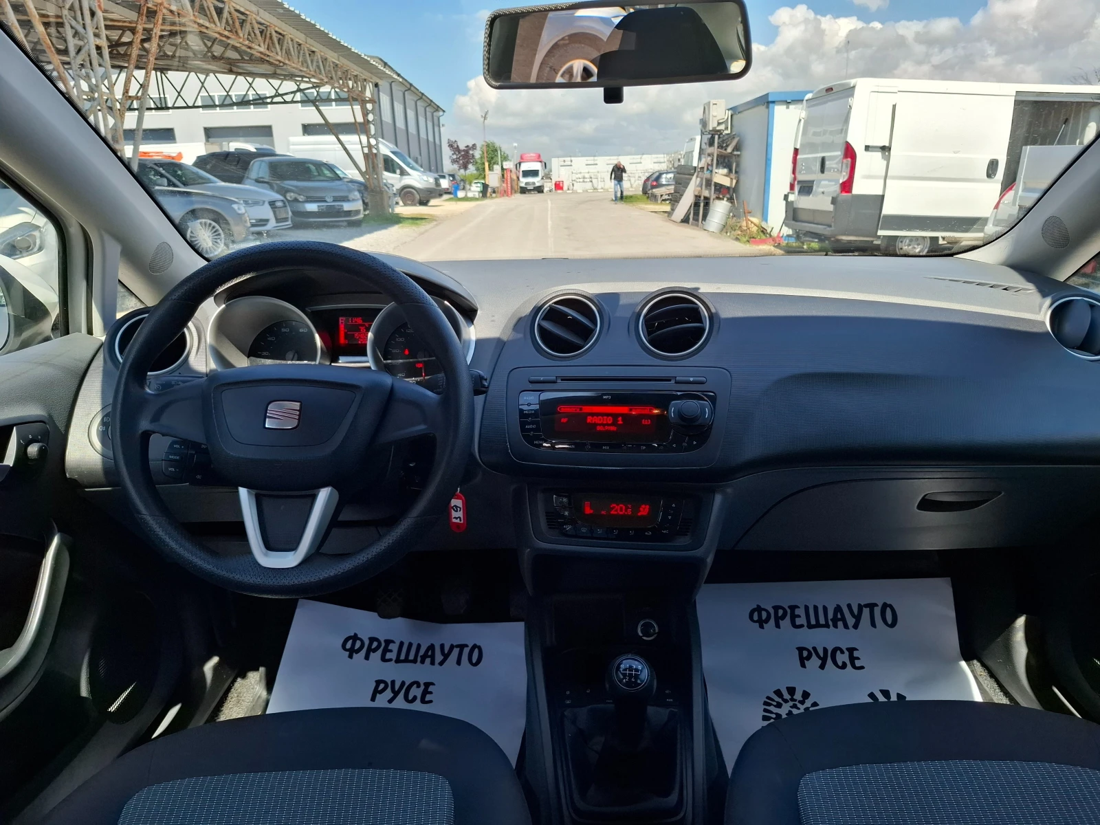 Seat Ibiza 1.2i 105кс., снимка 8 - Автомобили и джипове - 54377449