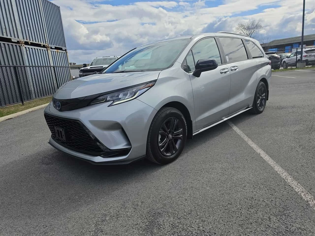 Toyota Sienna ЧИСТО НОВА