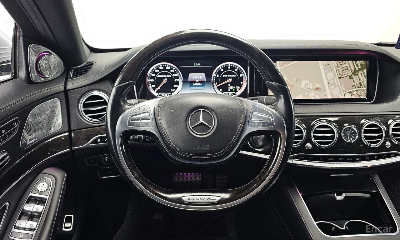 Mercedes-Benz S 63 AMG 4MATIC* DISTRONIC* 3D BURMESTER* 360* TWO TONE* , снимка 9 - Автомобили и джипове - 54971997