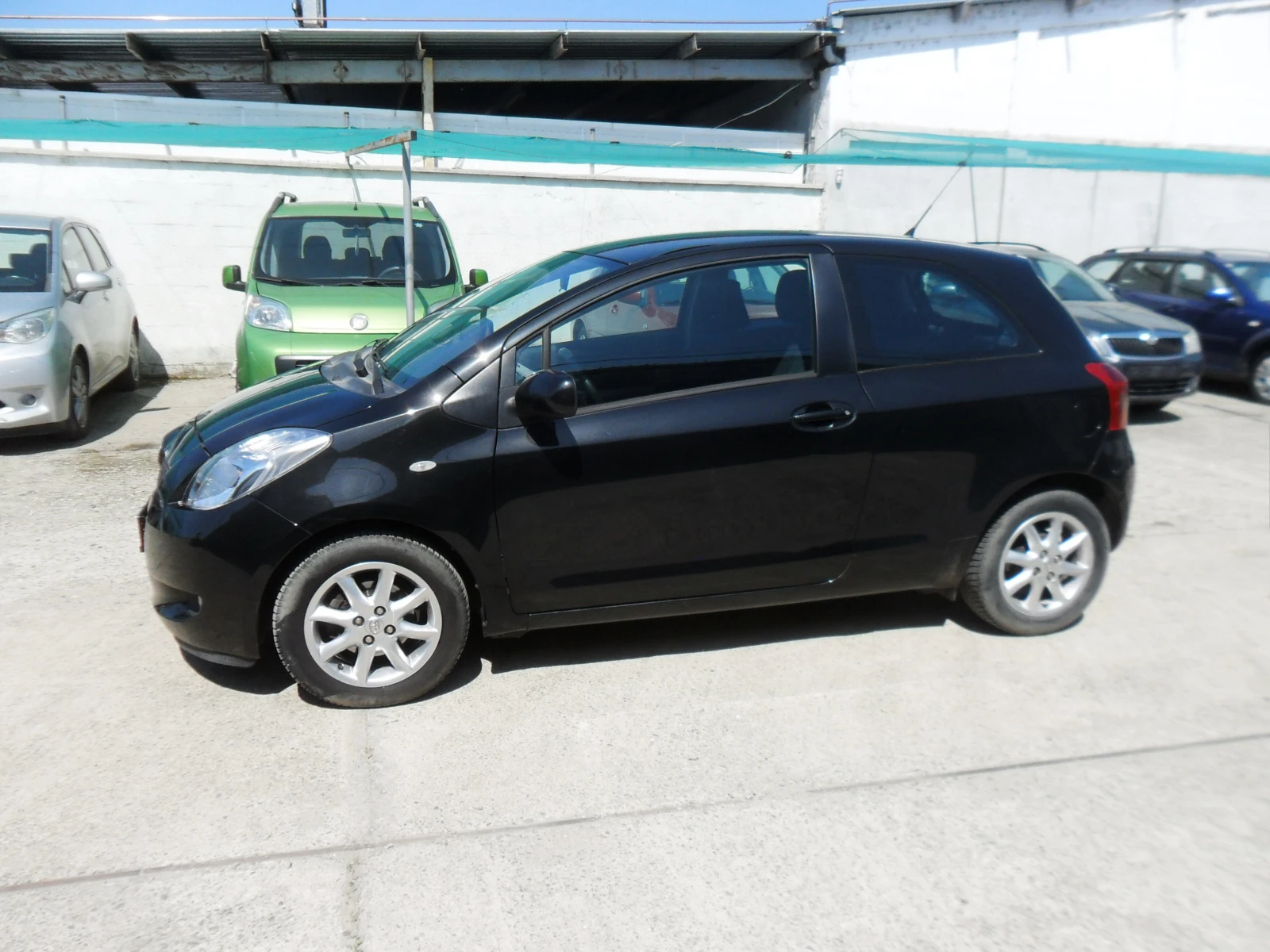 Toyota Yaris 1, 3-VVTI-KLIMATIK-ITALY, снимка 4 - Автомобили и джипове - 54977589