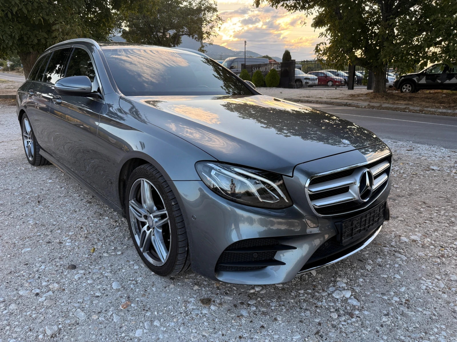 Mercedes-Benz E 220 AMG Line, снимка 6 - Автомобили и джипове - 56137977