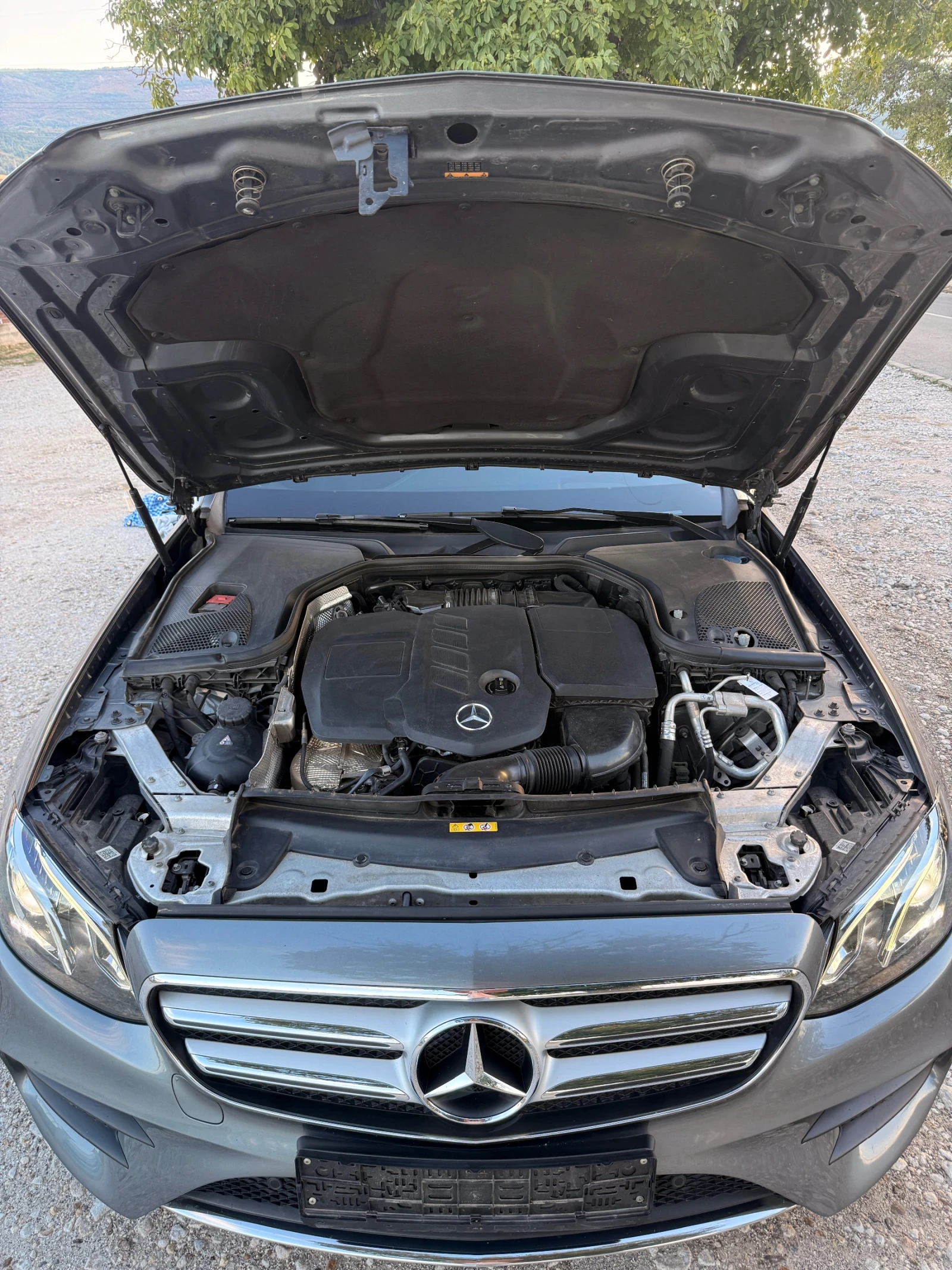 Mercedes-Benz E 220 AMG Line, снимка 12 - Автомобили и джипове - 56137977