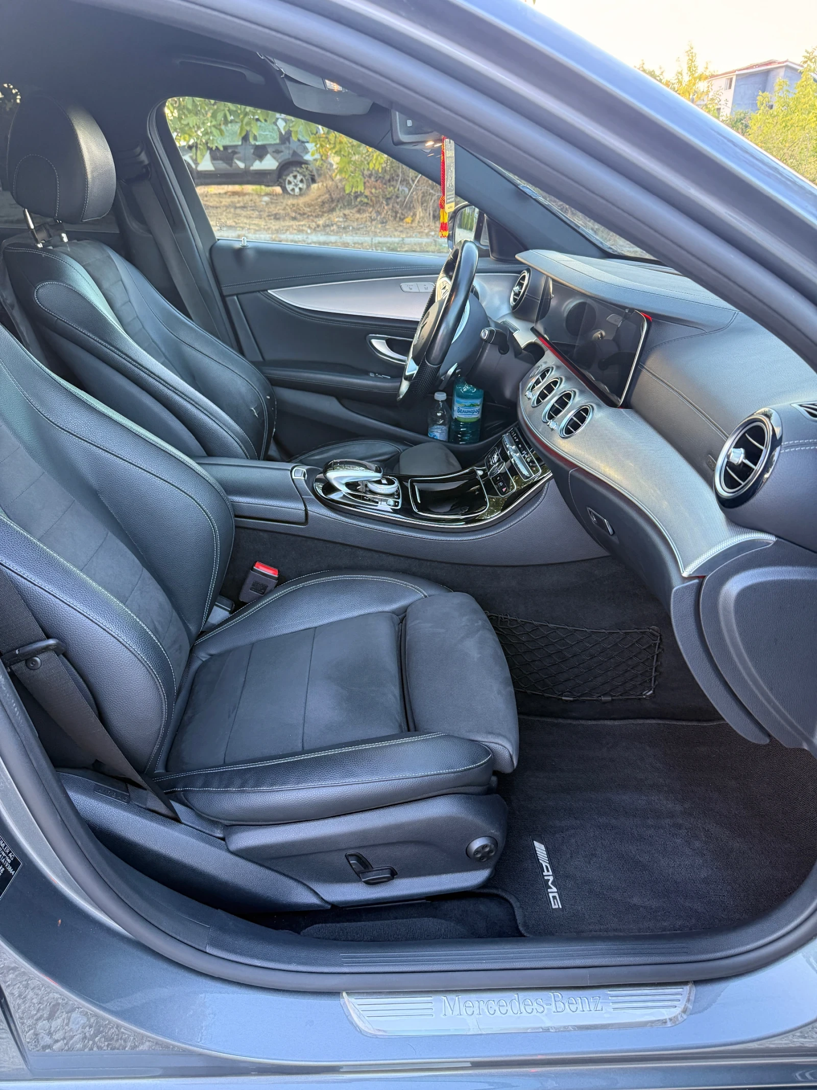 Mercedes-Benz E 220 AMG Line, снимка 7 - Автомобили и джипове - 56137977