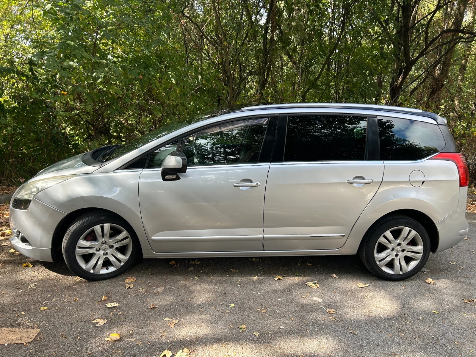 Peugeot 5008, снимка 2 - Автомобили и джипове - 56270489