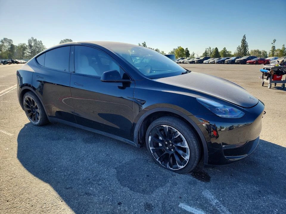 Tesla Model Y AWD Long Range / Carfax / ���������� | Mobile.bg � ����������� 4
