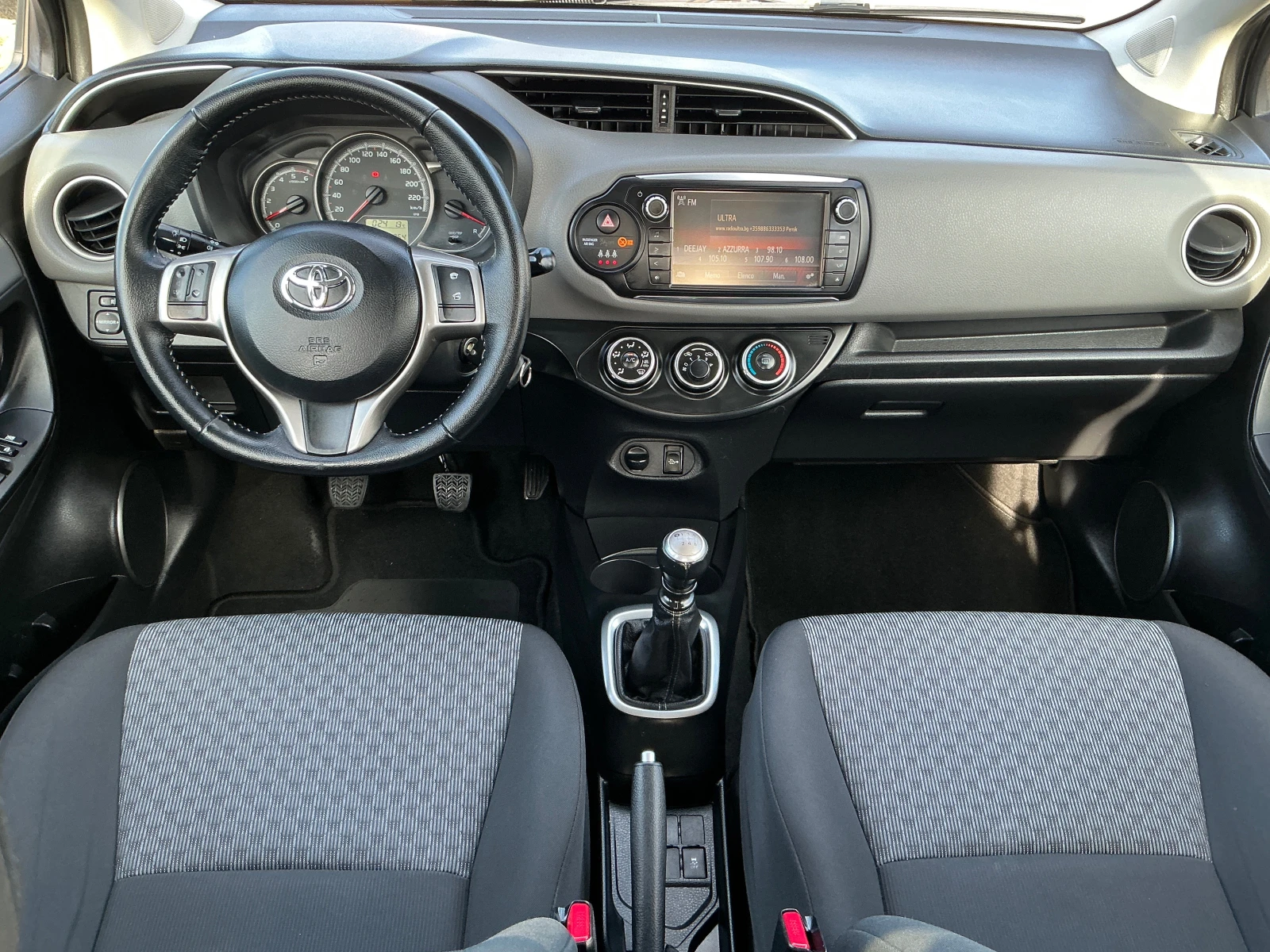 Toyota Yaris 1.4 D4D, снимка 12 - Автомобили и джипове - 56645060