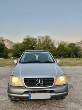     Mercedes-Benz ML 270 .