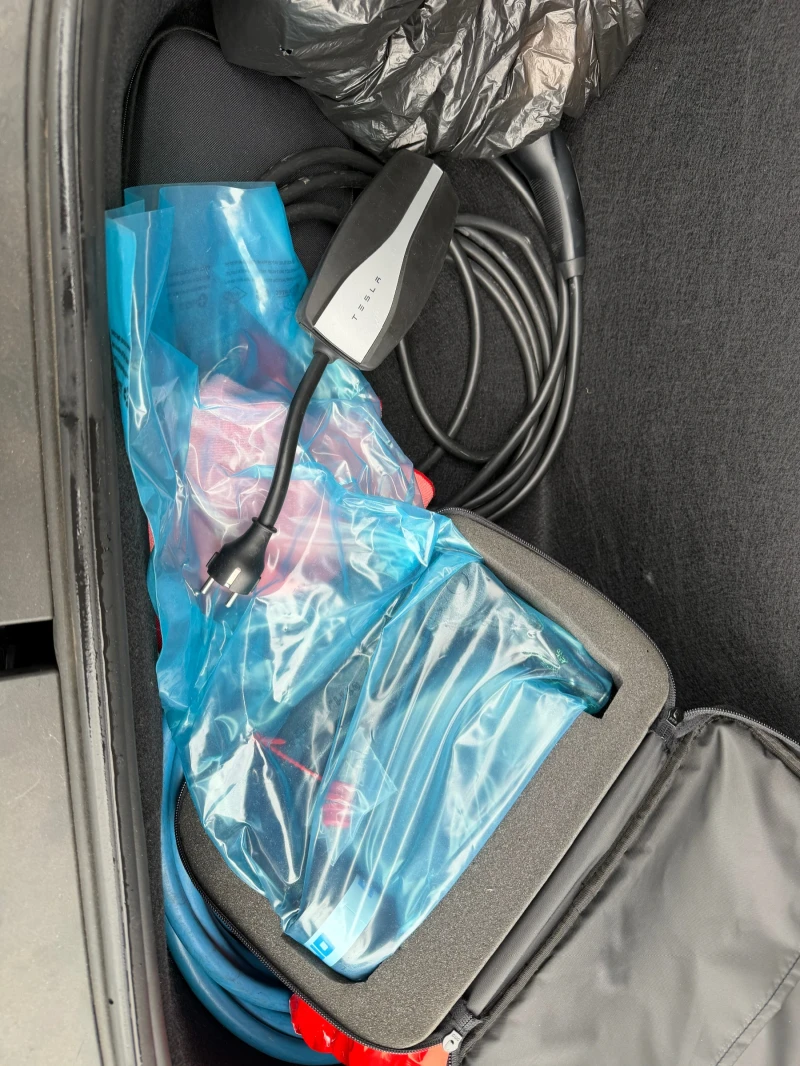 Tesla Model X 75D, снимка 13 - Автомобили и джипове - 53446309