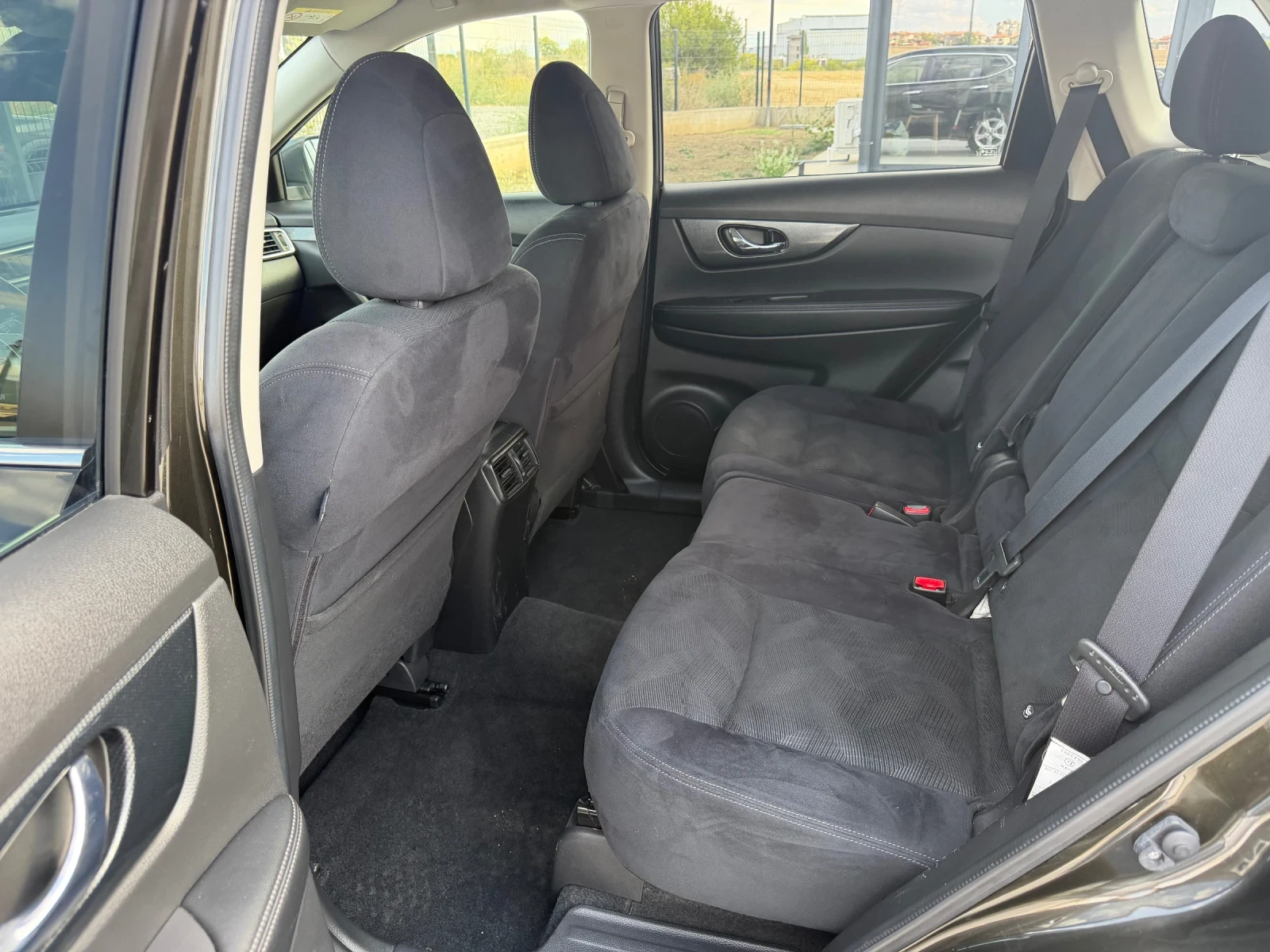 Nissan X-trail 1.6TD/131hp/2015g/Kamera360/Podgrev/4х4/Euro6, снимка 9 - Автомобили и джипове - 54840805