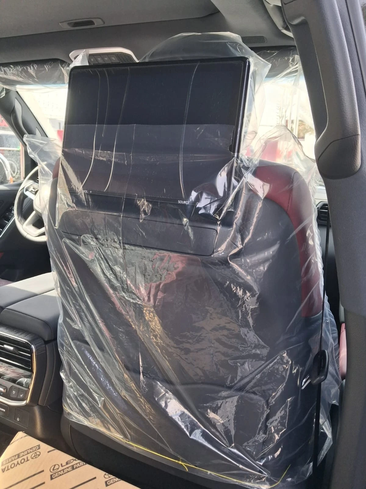 Toyota Land cruiser 300 VX-R 3.3L V6 Turbo-Diesel 303HP / FULL, снимка 16 - Автомобили и джипове - 54196276