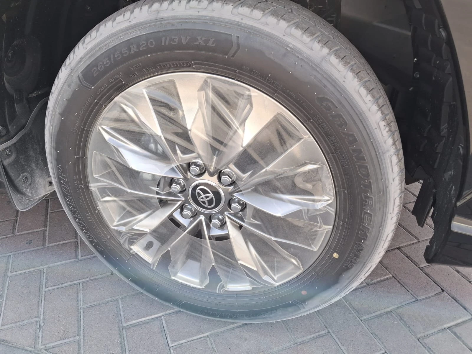 Toyota Land cruiser 300 VX-R 3.3L V6 Turbo-Diesel 303HP / FULL, снимка 7 - Автомобили и джипове - 54196276