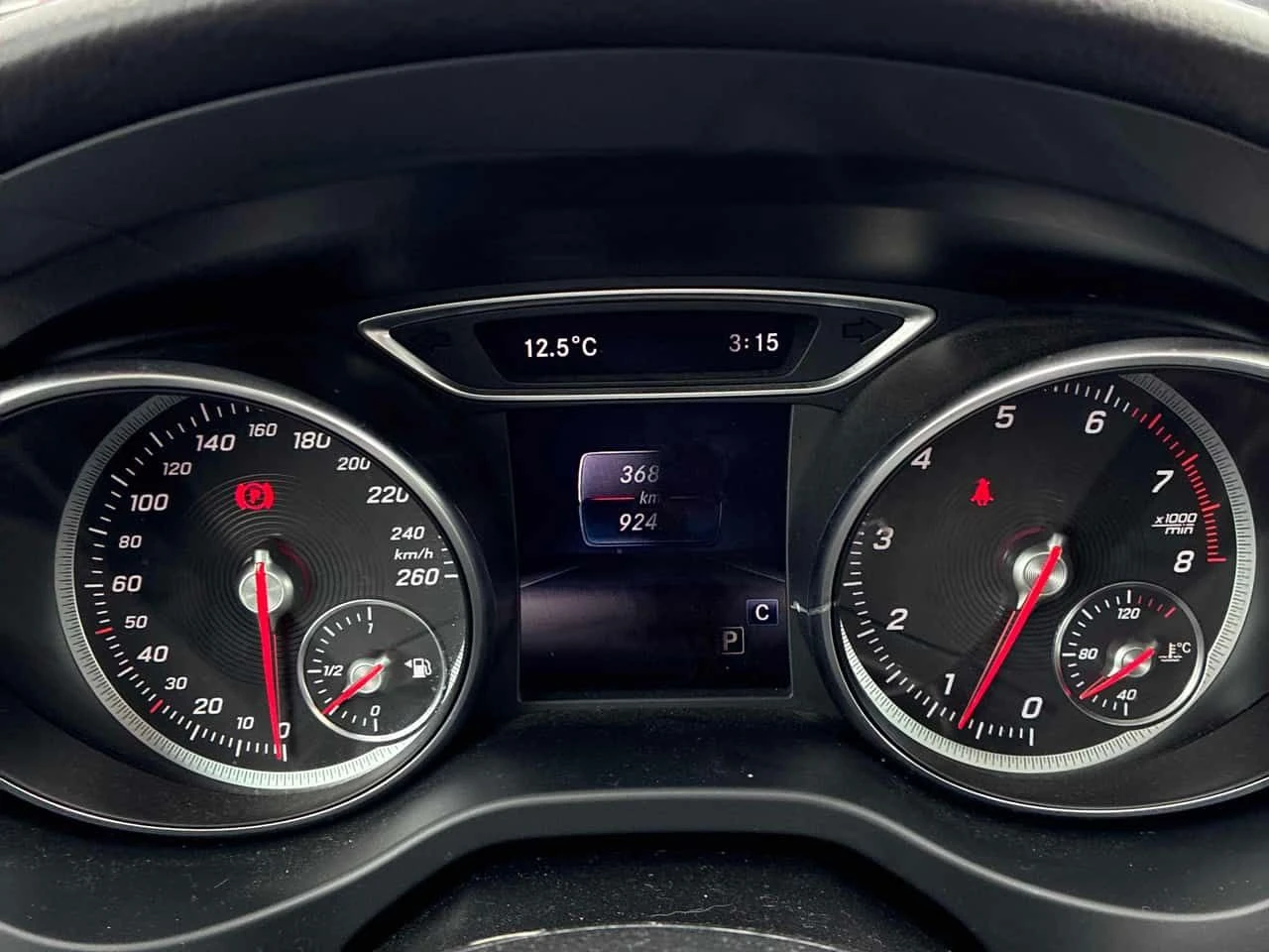 Mercedes-Benz GLA 250 /CAMERA/ПОДГРЕВИ/КЛИП НА МОТОРА , снимка 8 - Автомобили и джипове - 54378414