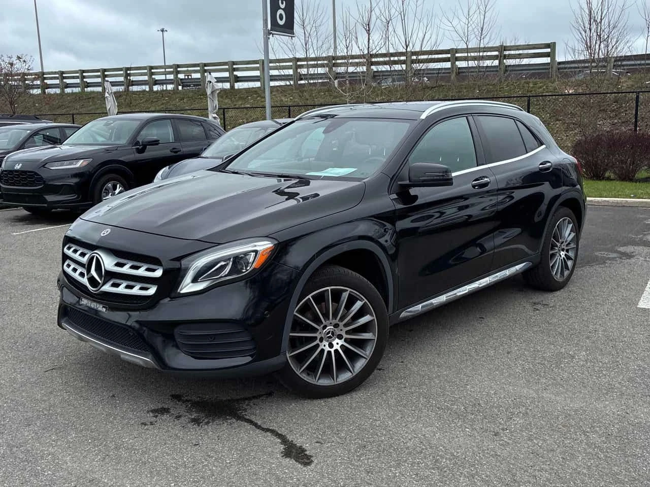 Mercedes-Benz GLA 250 /CAMERA/ПОДГРЕВИ/КЛИП НА МОТОРА 
