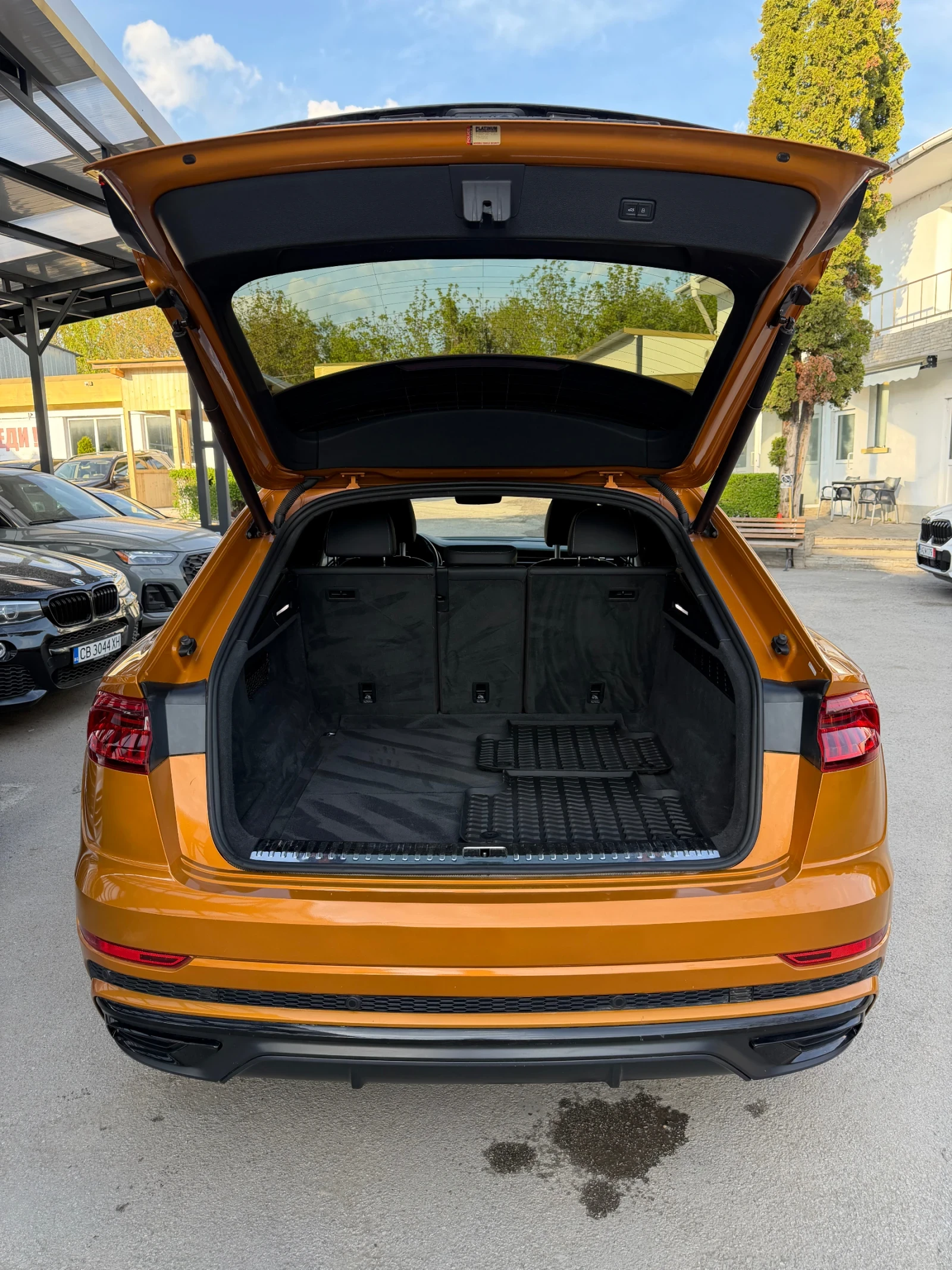 Audi Q8 55TFSI Progressiv S-Line, снимка 11 - Автомобили и джипове - 54415085