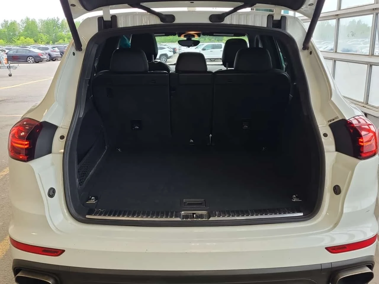 Porsche Cayenne AWD/CARFAX/Подгрев/Панорама/2 ключа , снимка 13 - Автомобили и джипове - 54760761