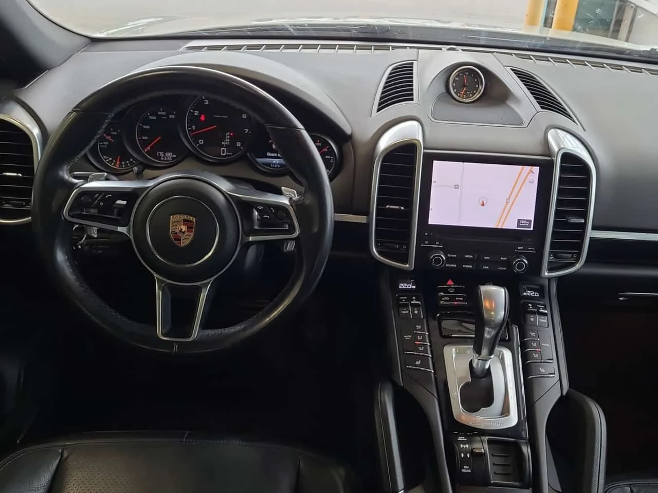 Porsche Cayenne AWD/CARFAX/Подгрев/Панорама/2 ключа , снимка 9 - Автомобили и джипове - 54760761
