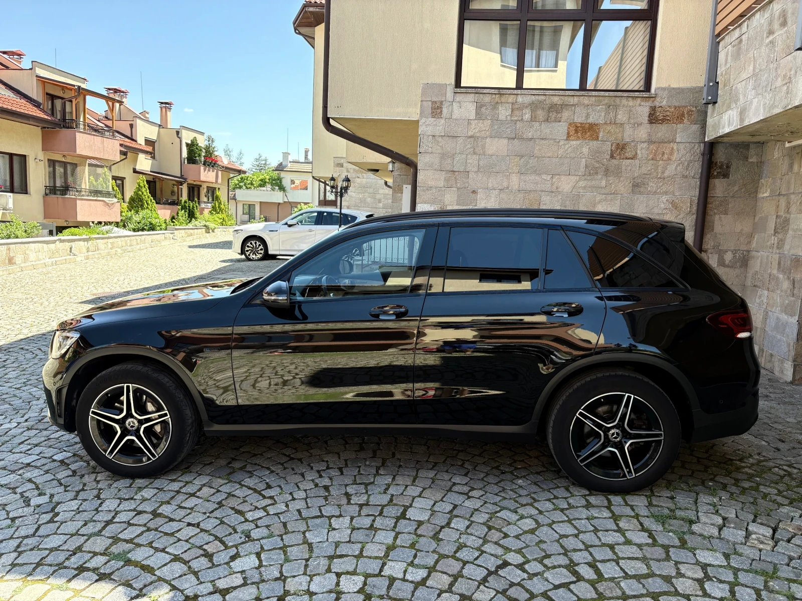 Mercedes-Benz GLC 300 de AMG Line Night Plug-in hybrid, снимка 7 - Автомобили и джипове - 54939616