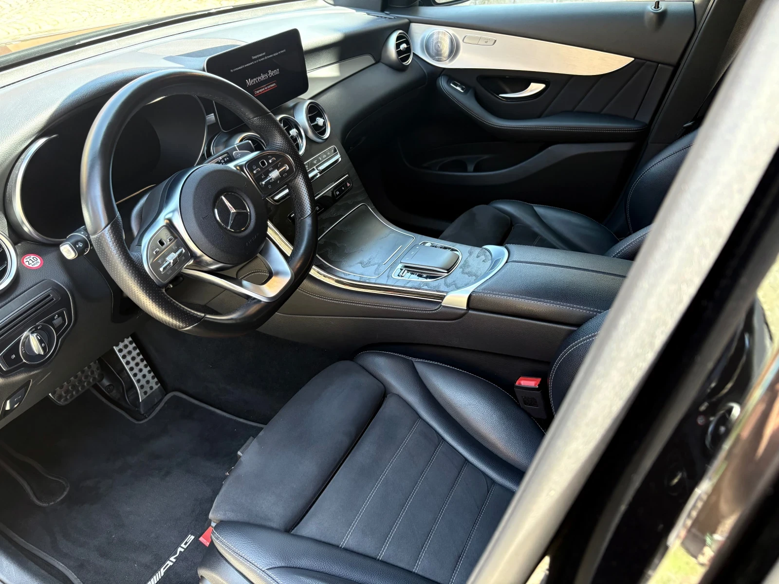 Mercedes-Benz GLC 300 de AMG Line Night Plug-in hybrid, снимка 15 - Автомобили и джипове - 54939616