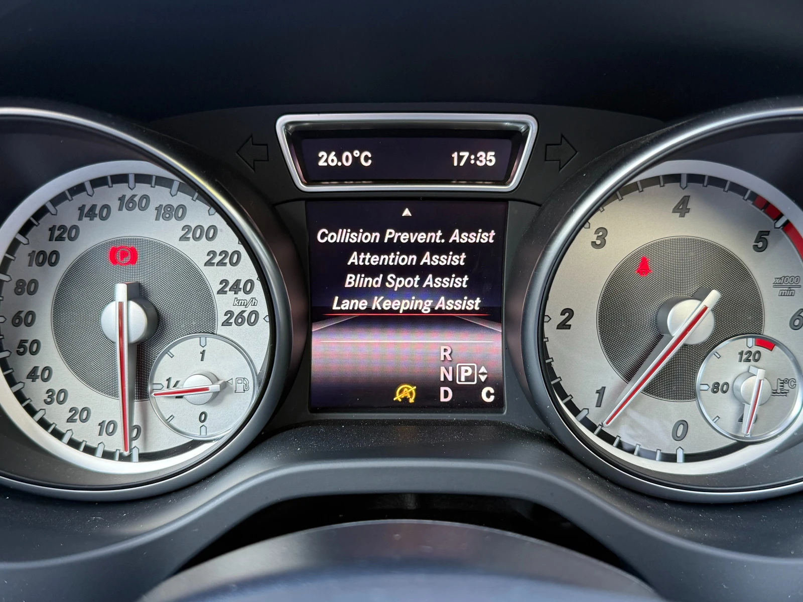 Mercedes-Benz GLA 220 AMG-LINE, 4MATIC, снимка 12 - Автомобили и джипове - 56352011