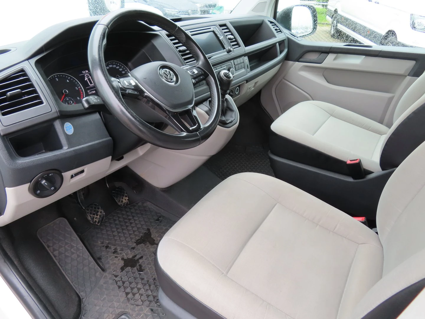 VW Transporter VW Transporter Kasten S TDI BMT 5.8 m3 - изображение 4