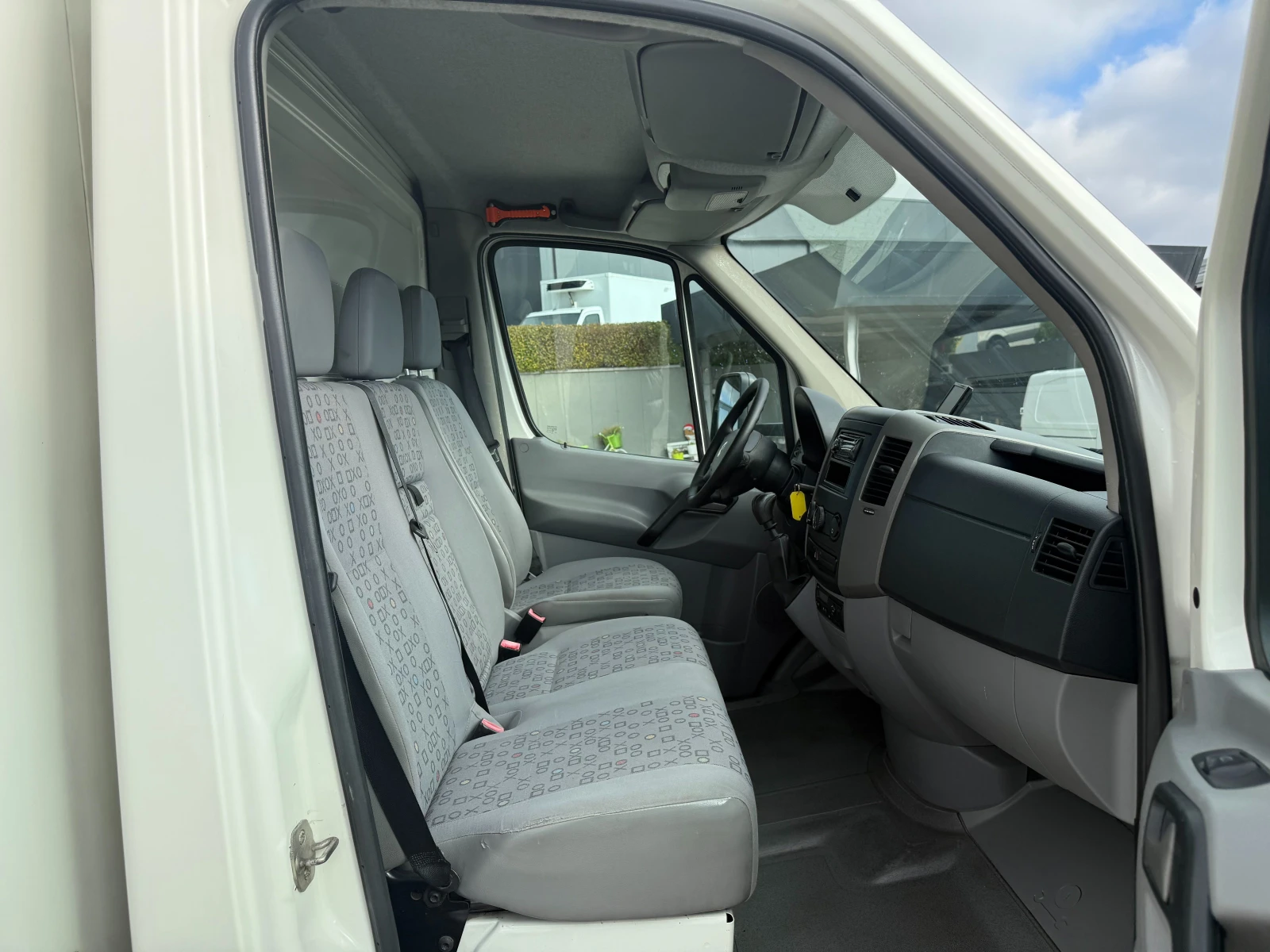 VW Crafter 2.5TDI до 3.5т. 4.30м. Клима Падащ борд  - изображение 10