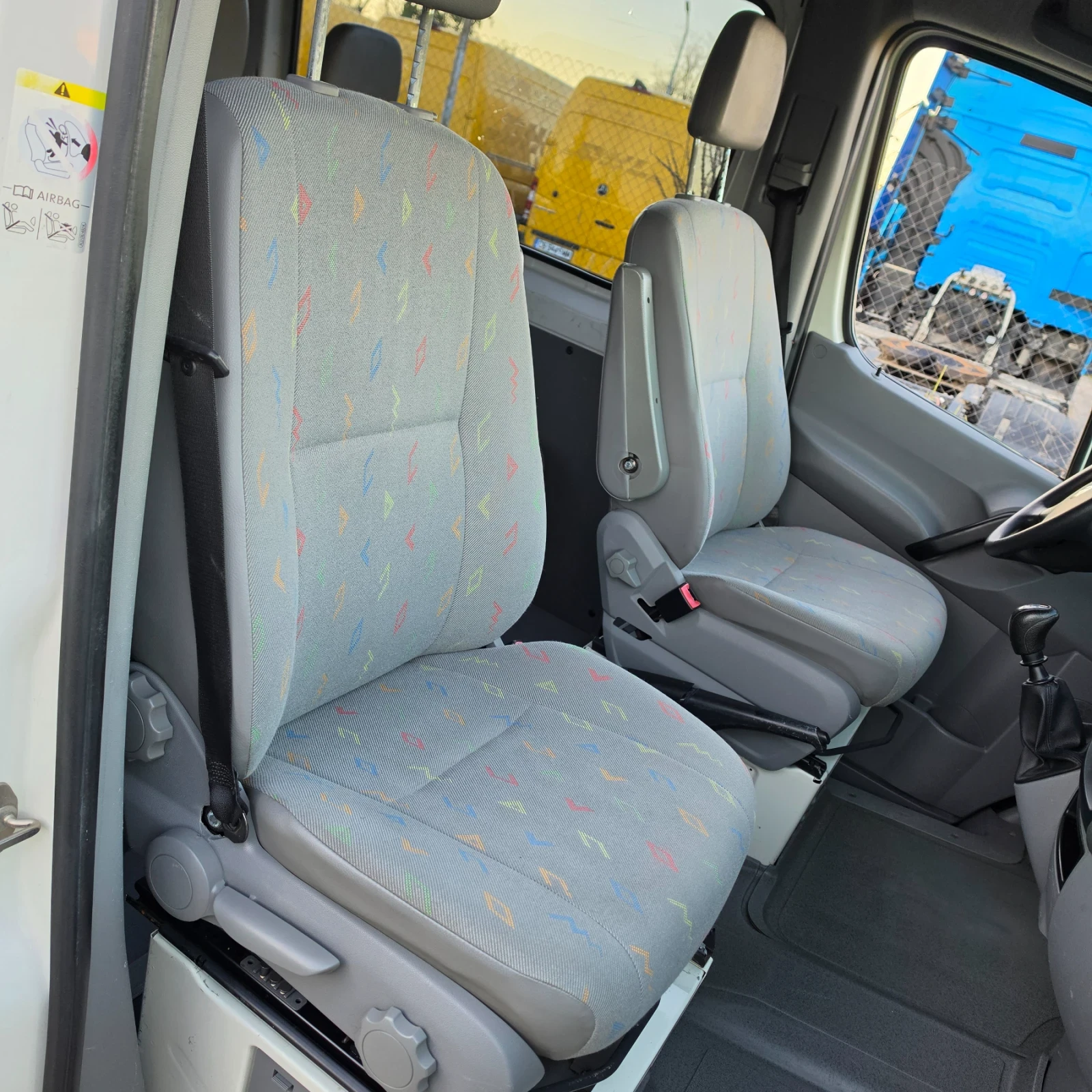 VW Crafter 2.5TDI, снимка 11 - Бусове и автобуси - 55397472