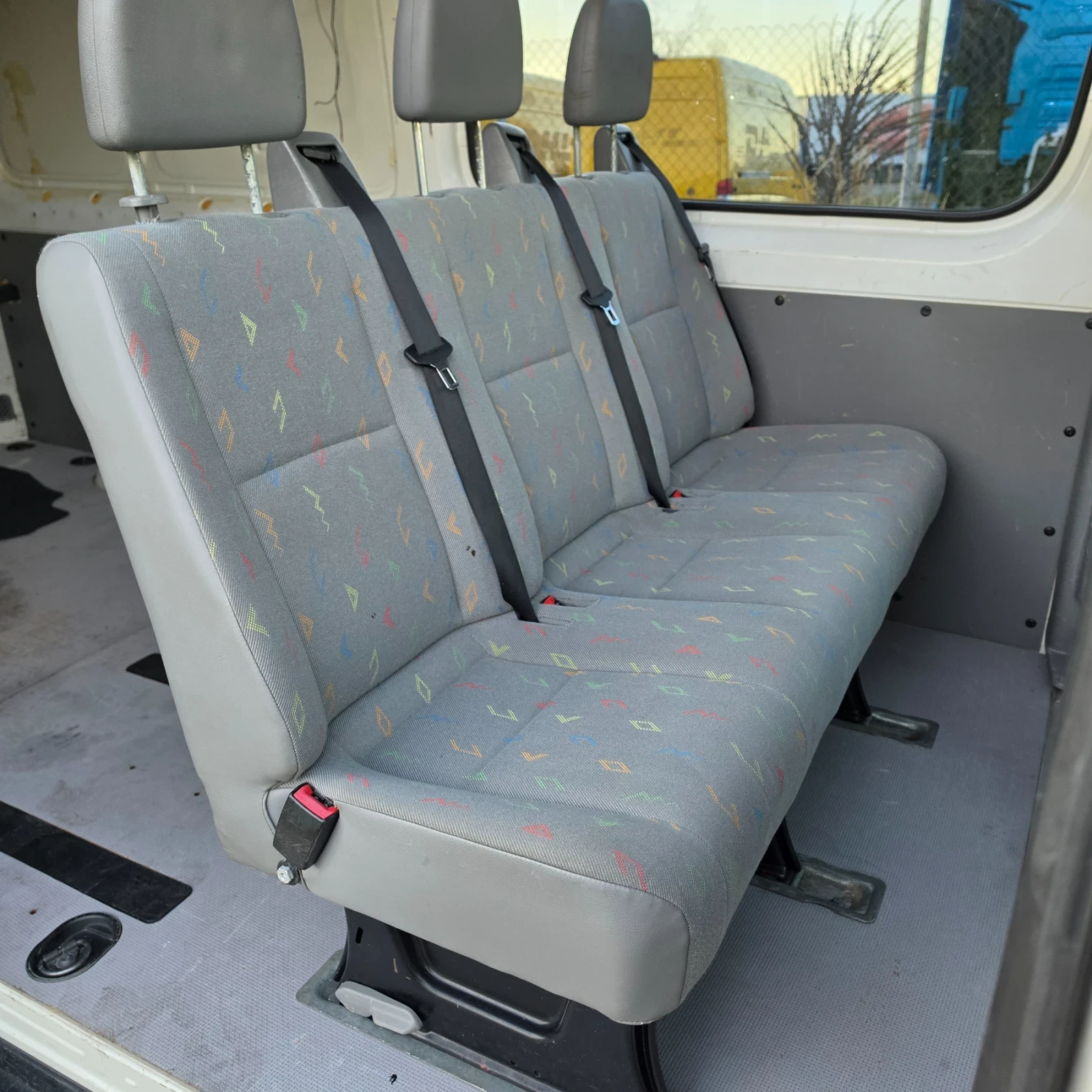 VW Crafter 2.5TDI, снимка 12 - Бусове и автобуси - 55397472