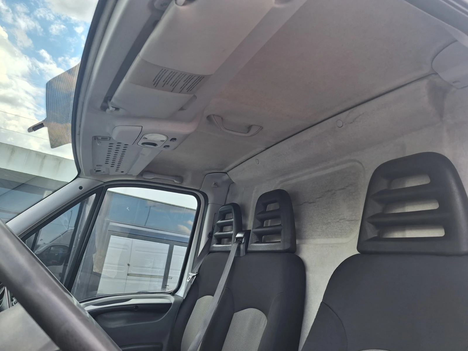 Iveco Daily 2.3/ 126к.с. / БЕЗ КЛИМАТИК, снимка 16 - Бусове и автобуси - 55735266