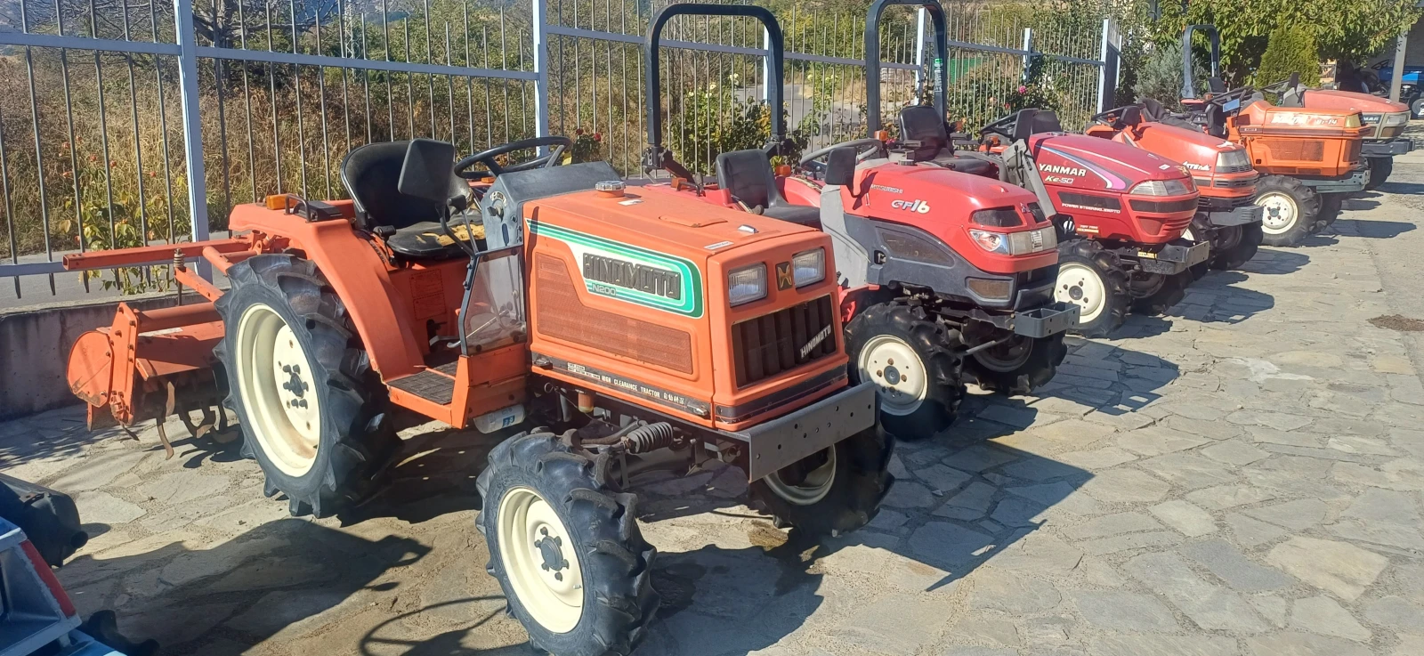 Трактор Hinomoto N200
