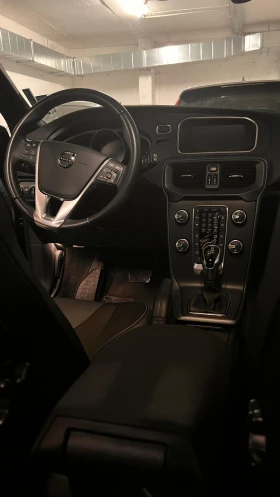 Volvo V40 T2 | Mobile.bg    5