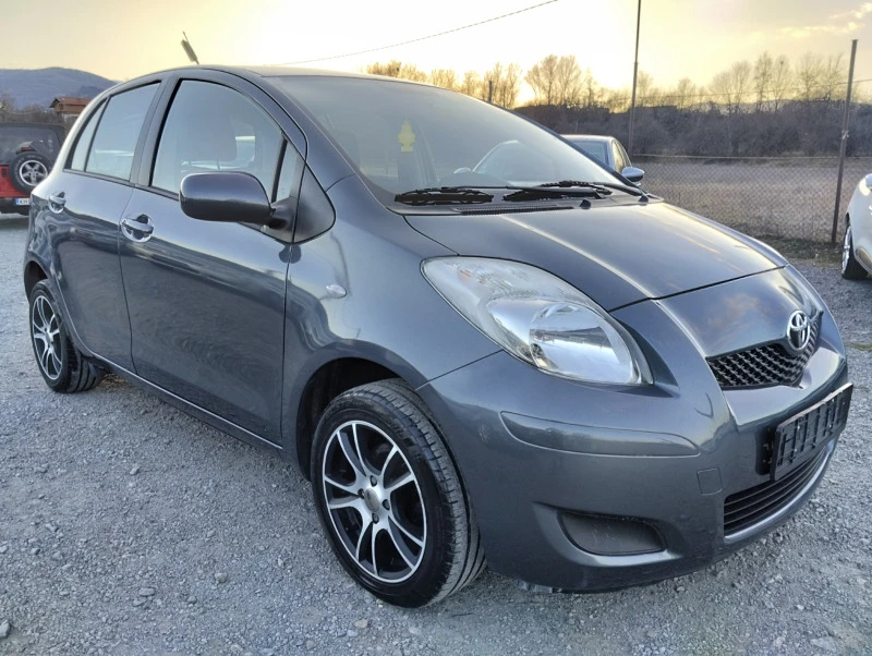 Toyota Yaris 1.3 БЕНЗИН, снимка 7 - Автомобили и джипове - 46472403