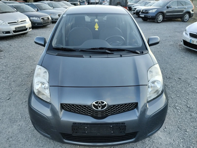 Toyota Yaris 1.3 БЕНЗИН, снимка 3 - Автомобили и джипове - 46472403