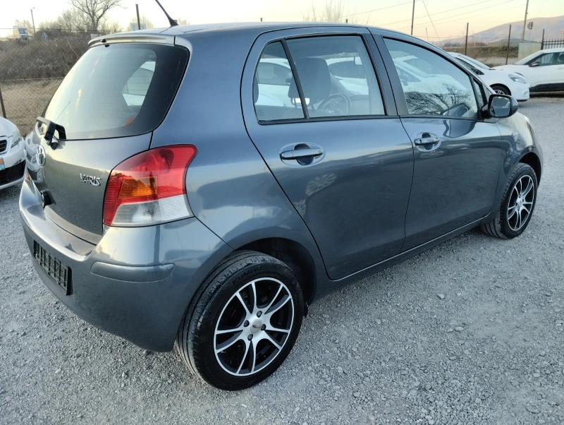 Toyota Yaris 1.3 БЕНЗИН, снимка 5 - Автомобили и джипове - 46472403