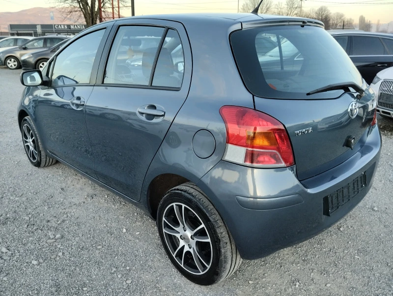 Toyota Yaris 1.3 БЕНЗИН, снимка 2 - Автомобили и джипове - 46472403