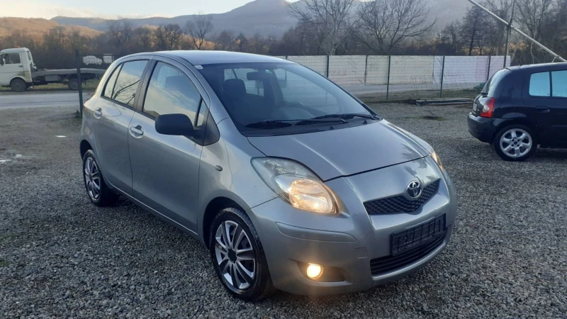 Toyota Yaris 1.3i 100k.c klimatik , снимка 3 - Автомобили и джипове - 48306655