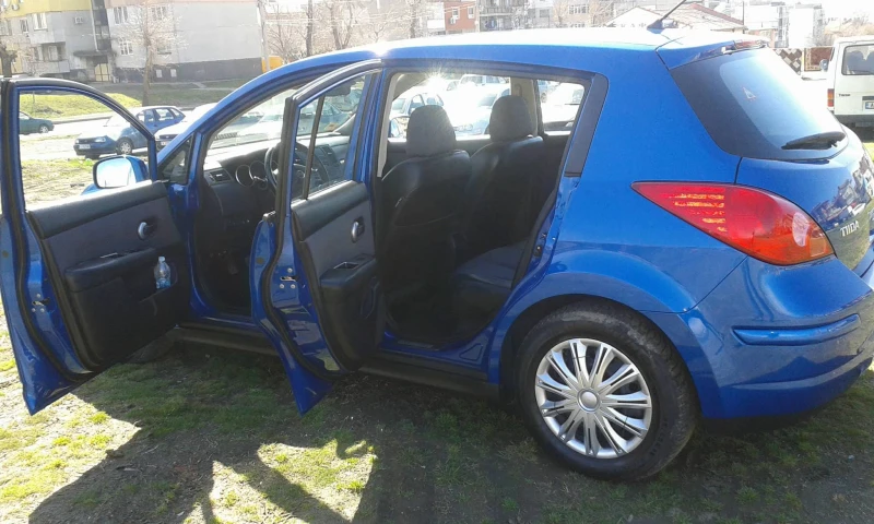 Nissan Tiida C11, снимка 4 - Автомобили и джипове - 48952201