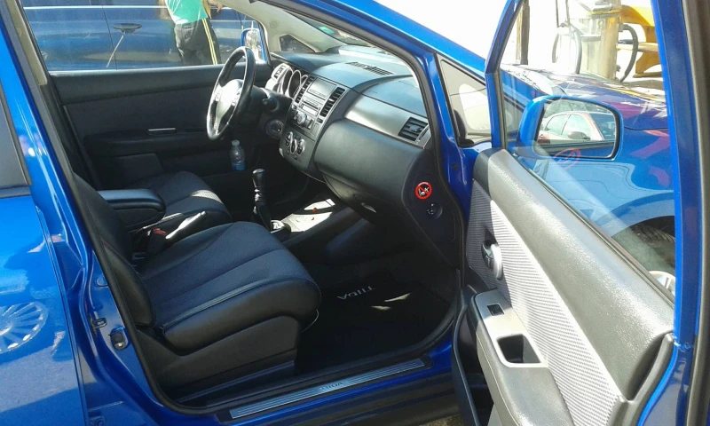 Nissan Tiida C11, снимка 13 - Автомобили и джипове - 48872147