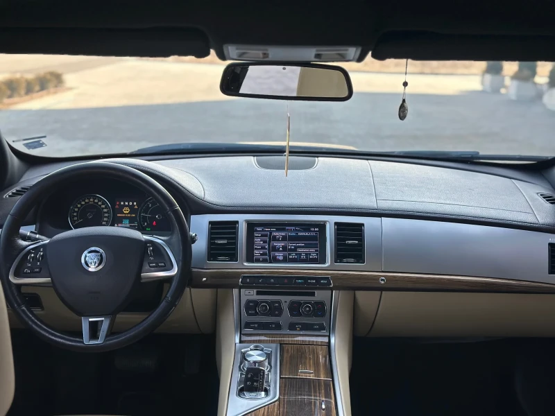 Jaguar Xf 2.2 200кс, снимка 6 - Автомобили и джипове - 49445215