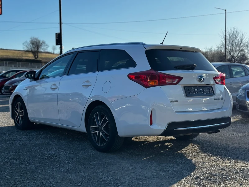 Toyota Auris 1.8 Hybrid/99HP/EURO 5B/LED/NAVI, снимка 4 - Автомобили и джипове - 49579006