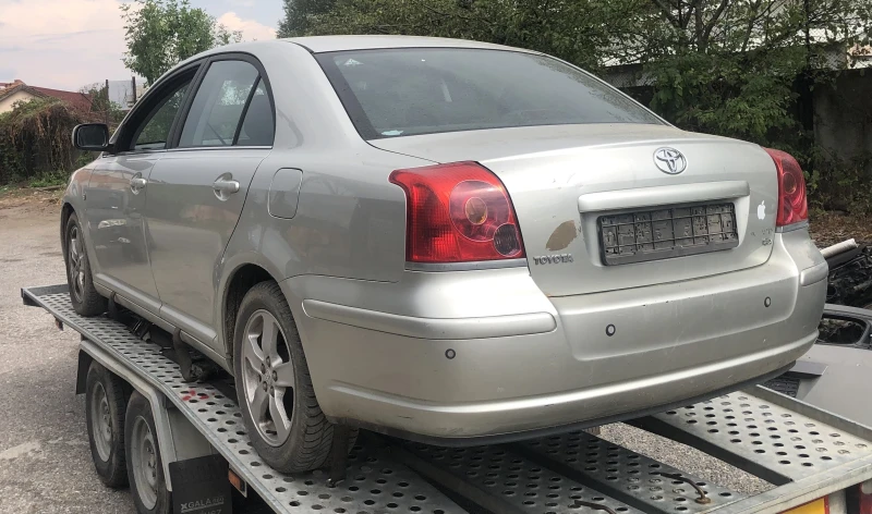 Toyota Avensis 1.8 i vvti, снимка 4 - Автомобили и джипове - 51409893